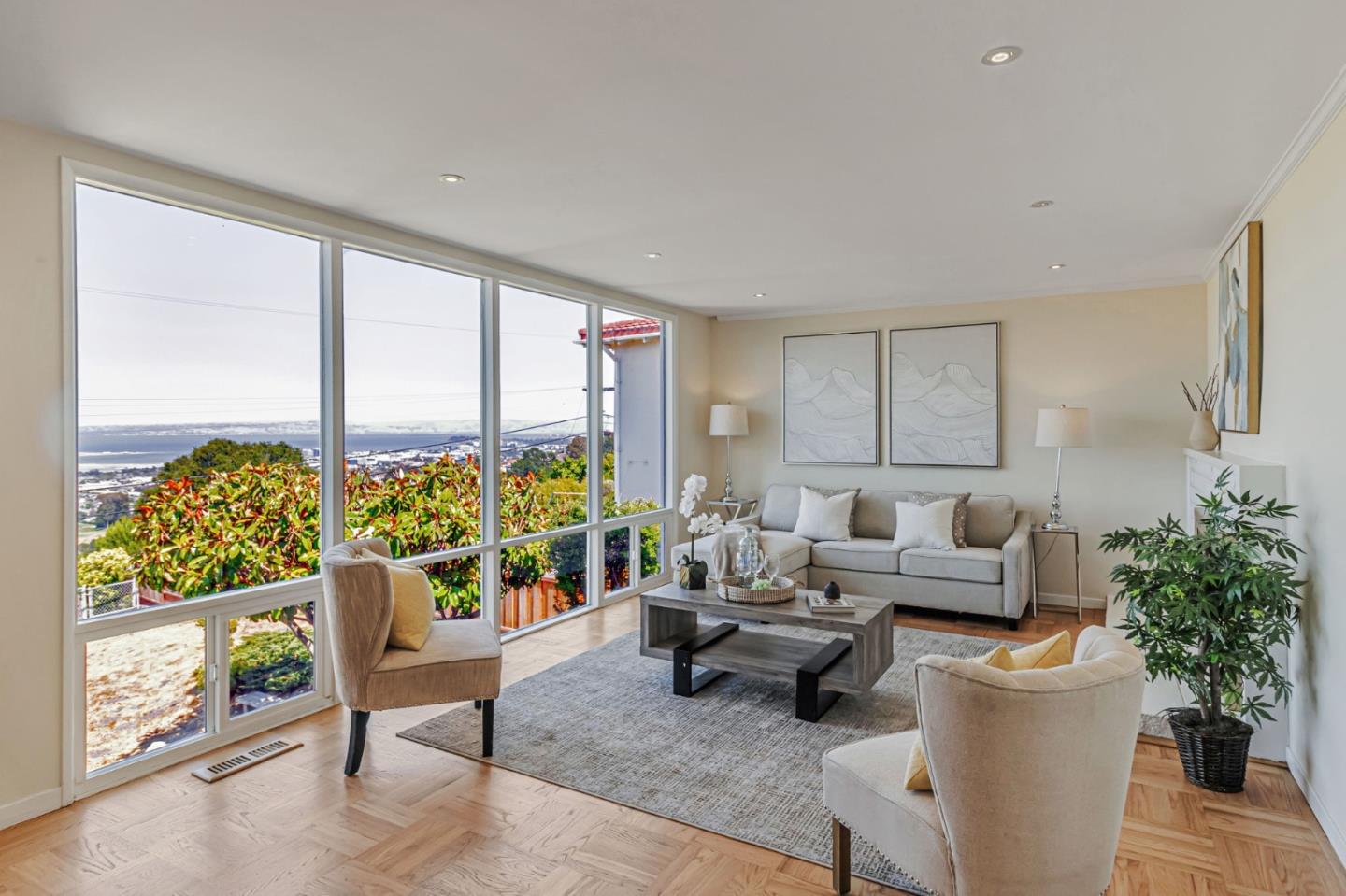 Detail Gallery Image 5 of 55 For 1030 Crestview Dr, Millbrae,  CA 94030 - 5 Beds | 3 Baths