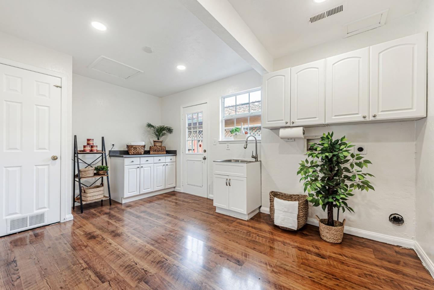 Detail Gallery Image 17 of 66 For 2016 Lincoln Ave, San Jose,  CA 95125 - 4 Beds | 3 Baths