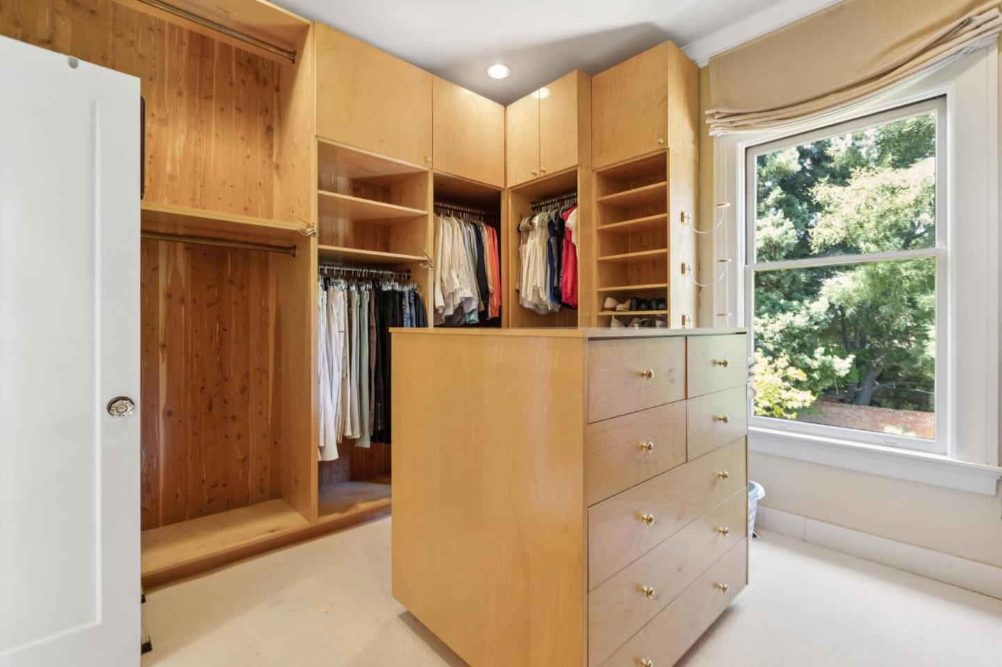 Detail Gallery Image 27 of 54 For Address Not Disclosed, Palo Alto,  CA 94301 - 5 Beds | 5/1 Baths