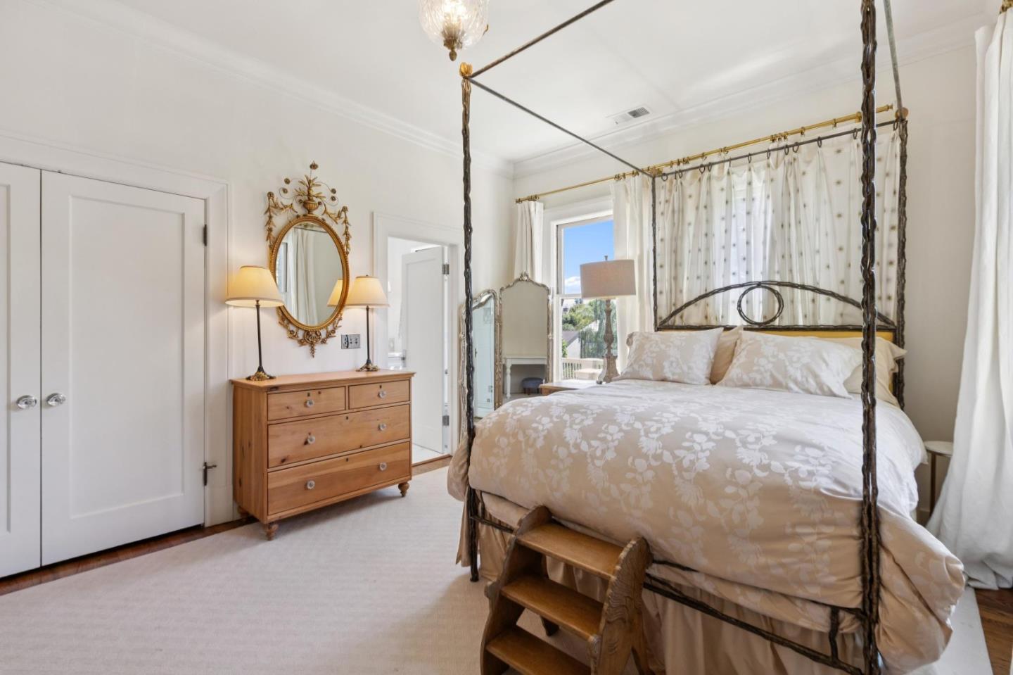 Detail Gallery Image 28 of 54 For Address Not Disclosed, Palo Alto,  CA 94301 - 5 Beds | 5/1 Baths