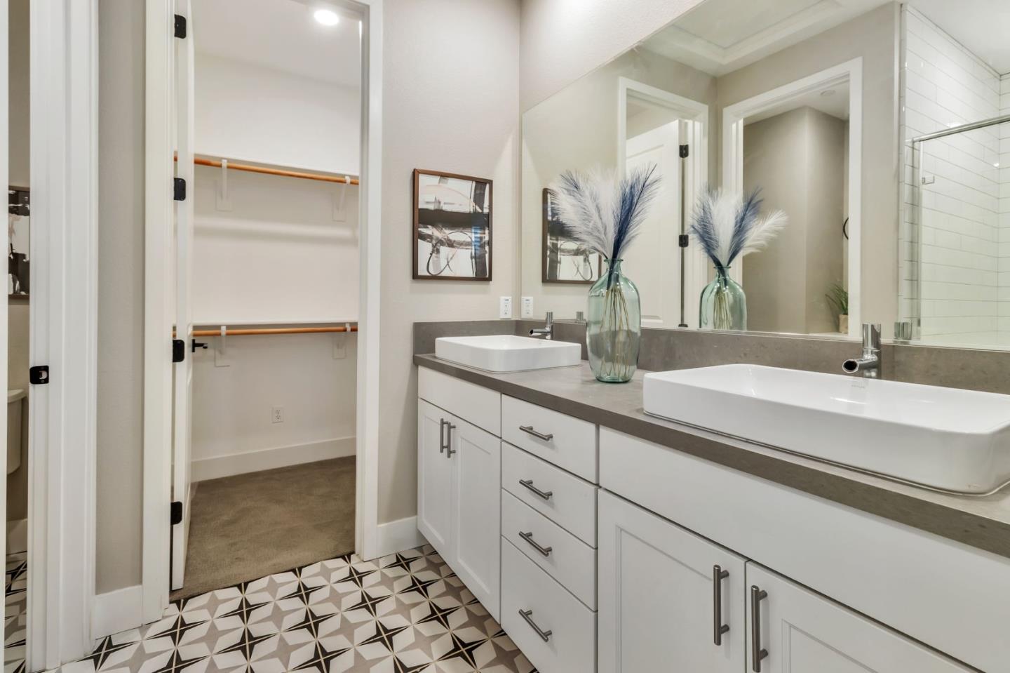 Detail Gallery Image 10 of 17 For 929 De Guigne Dr #4,  Sunnyvale,  CA 94085 - 4 Beds | 3 Baths