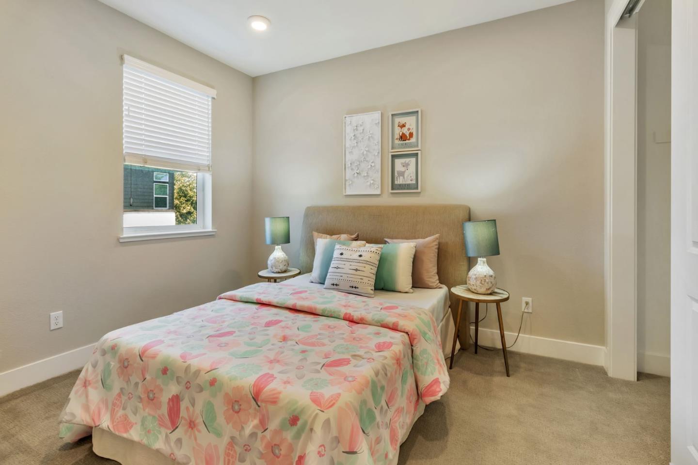 Detail Gallery Image 12 of 17 For 929 De Guigne Dr #4,  Sunnyvale,  CA 94085 - 4 Beds | 3 Baths
