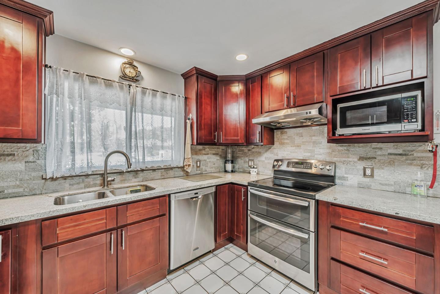 Detail Gallery Image 14 of 32 For 3510 Cabrillo Ave, Santa Clara,  CA 95051 - 3 Beds | 2 Baths
