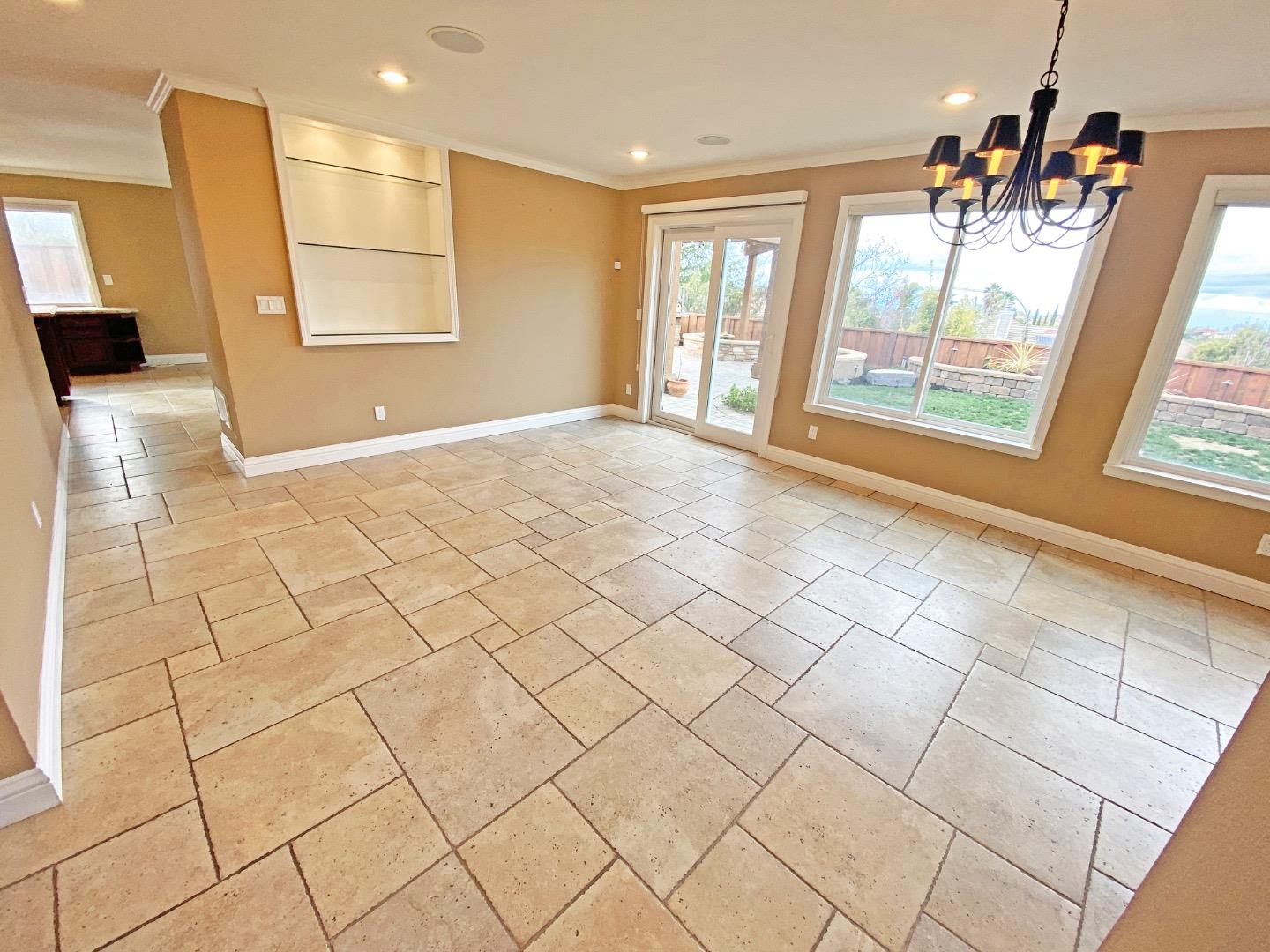 Detail Gallery Image 6 of 42 For 6279 Skywalker Dr, San Jose,  CA 95135 - 4 Beds | 3 Baths