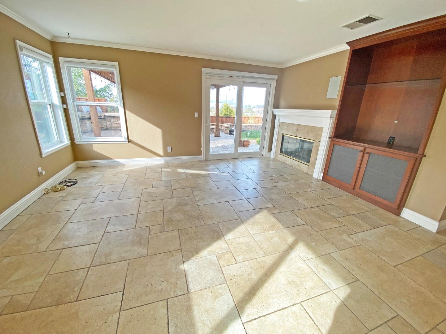 Detail Gallery Image 9 of 42 For 6279 Skywalker Dr, San Jose,  CA 95135 - 4 Beds | 3 Baths