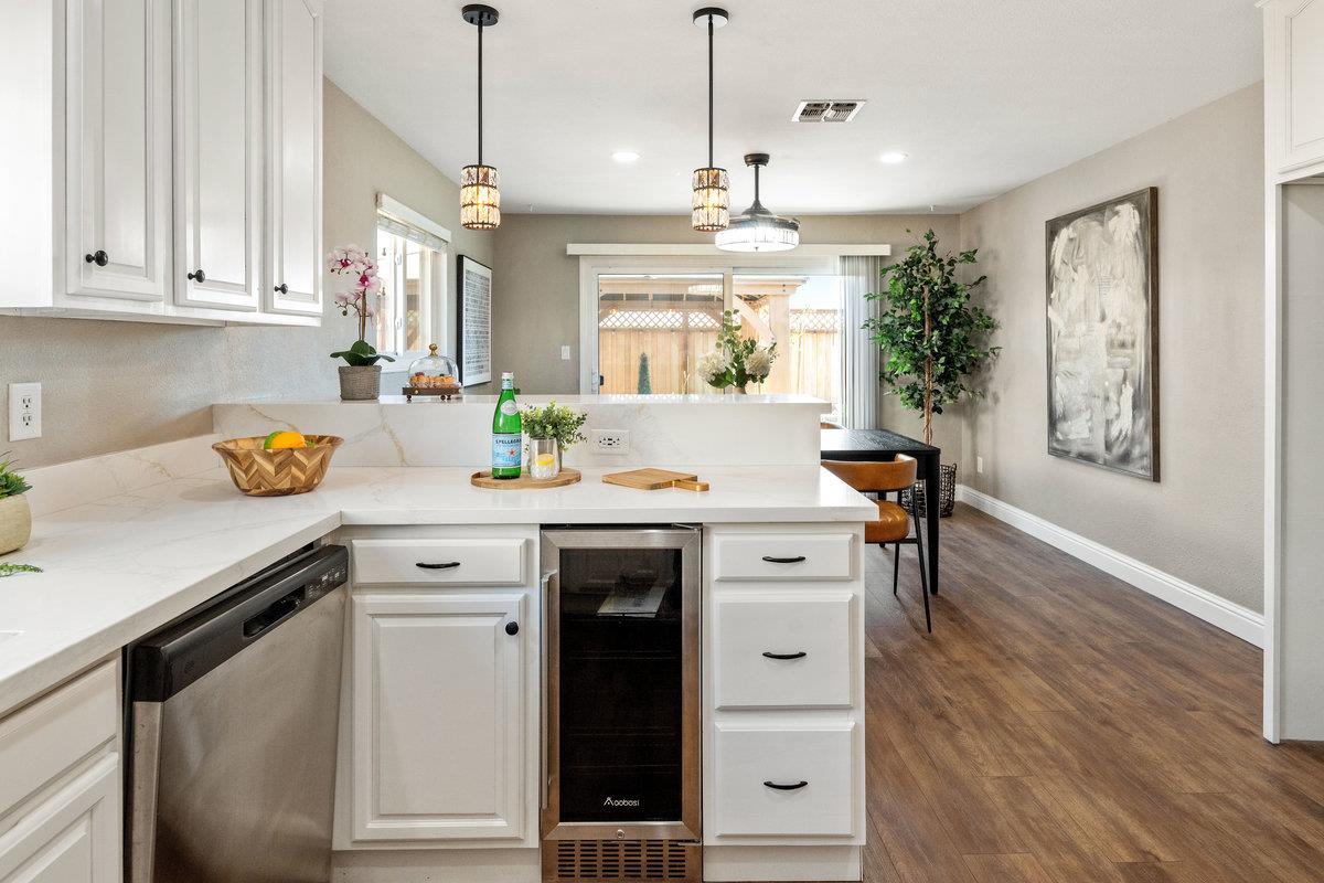 Detail Gallery Image 9 of 29 For 1800 Mcpeak Ct, Tracy,  CA 95376 - 4 Beds | 2 Baths