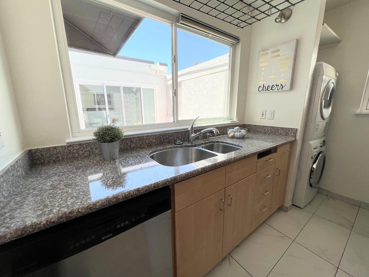Detail Gallery Image 5 of 19 For 1919 Alameda De Las Pulgas #26,  San Mateo,  CA 94403 - 2 Beds | 2 Baths