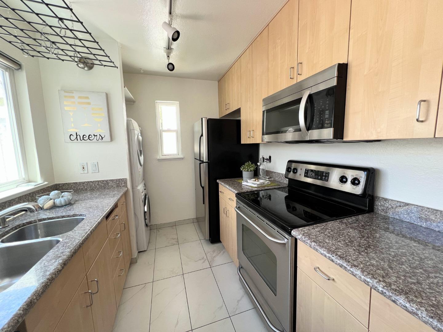 Detail Gallery Image 6 of 19 For 1919 Alameda De Las Pulgas #26,  San Mateo,  CA 94403 - 2 Beds | 2 Baths