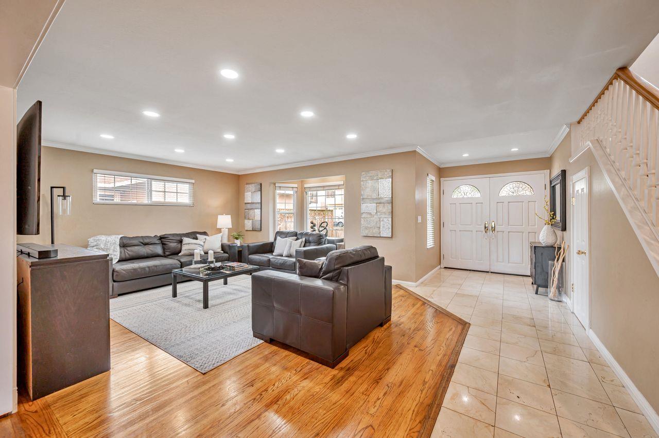 Detail Gallery Image 10 of 44 For 443 Yellowstone Dr, South San Francisco,  CA 94080 - 5 Beds | 3/1 Baths
