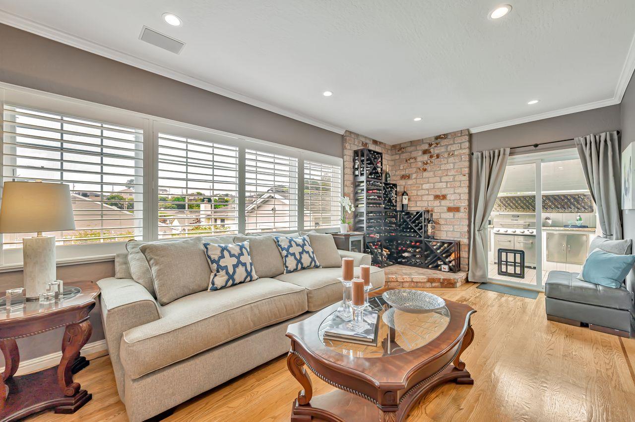 Detail Gallery Image 13 of 44 For 443 Yellowstone Dr, South San Francisco,  CA 94080 - 5 Beds | 3/1 Baths