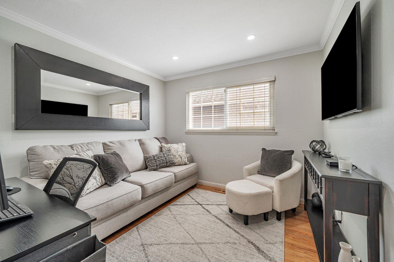 Detail Gallery Image 22 of 44 For 443 Yellowstone Dr, South San Francisco,  CA 94080 - 5 Beds | 3/1 Baths