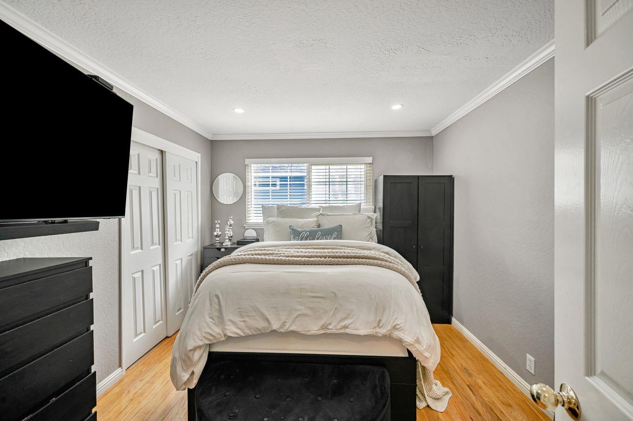 Detail Gallery Image 25 of 44 For 443 Yellowstone Dr, South San Francisco,  CA 94080 - 5 Beds | 3/1 Baths