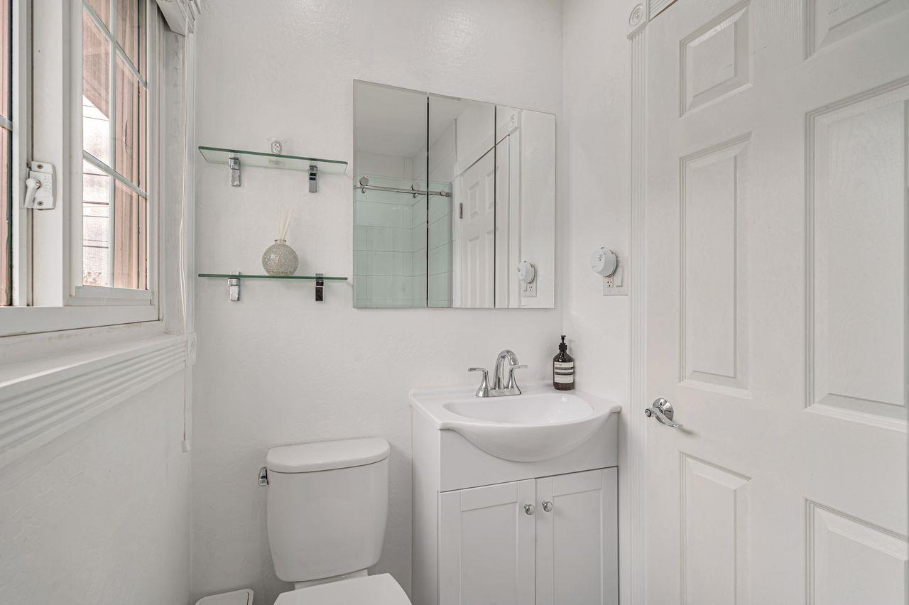 Detail Gallery Image 28 of 44 For 443 Yellowstone Dr, South San Francisco,  CA 94080 - 5 Beds | 3/1 Baths