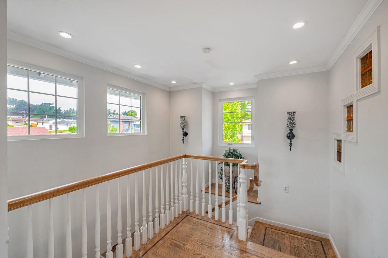 Detail Gallery Image 29 of 44 For 443 Yellowstone Dr, South San Francisco,  CA 94080 - 5 Beds | 3/1 Baths