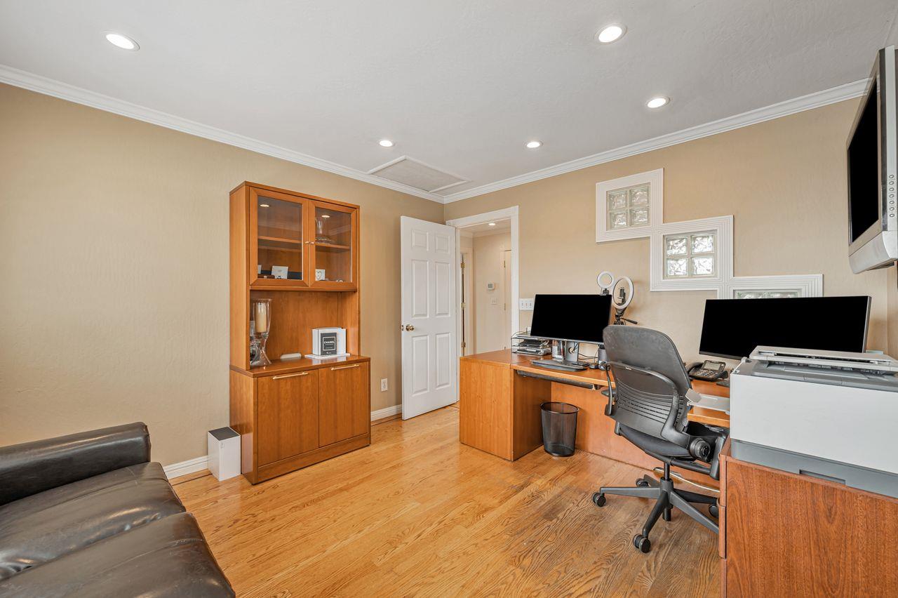 Detail Gallery Image 31 of 44 For 443 Yellowstone Dr, South San Francisco,  CA 94080 - 5 Beds | 3/1 Baths