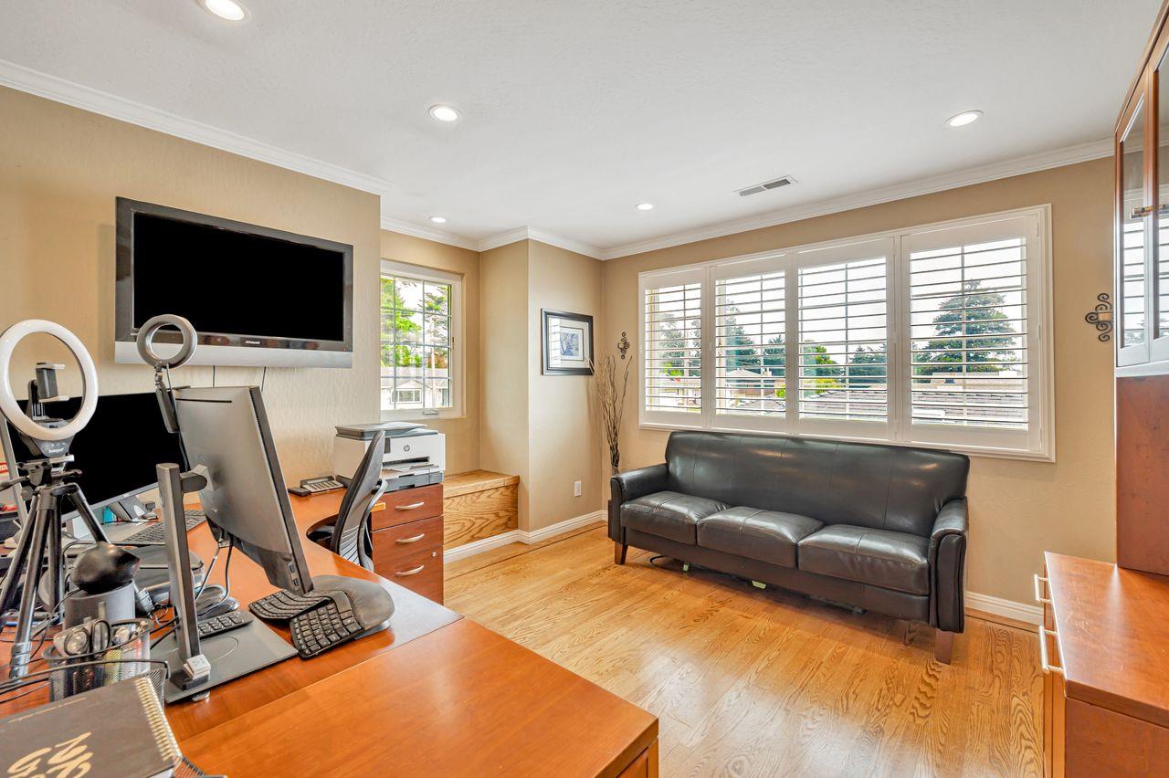 Detail Gallery Image 32 of 44 For 443 Yellowstone Dr, South San Francisco,  CA 94080 - 5 Beds | 3/1 Baths