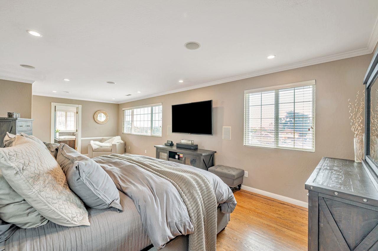 Detail Gallery Image 34 of 44 For 443 Yellowstone Dr, South San Francisco,  CA 94080 - 5 Beds | 3/1 Baths