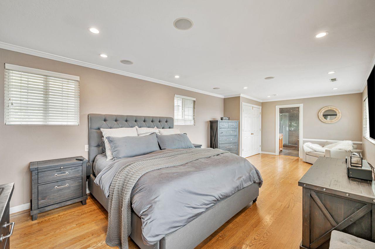 Detail Gallery Image 35 of 44 For 443 Yellowstone Dr, South San Francisco,  CA 94080 - 5 Beds | 3/1 Baths