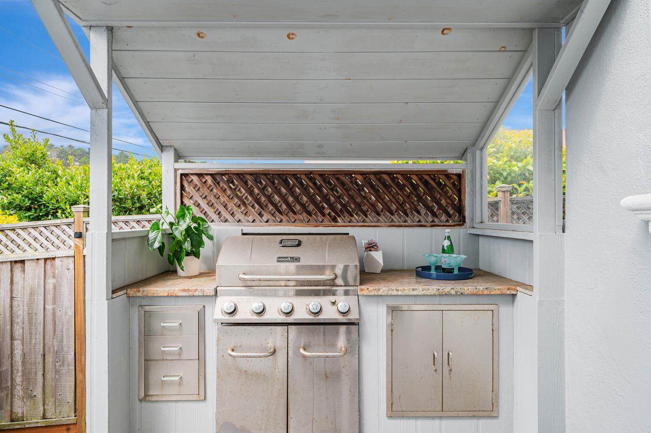Detail Gallery Image 42 of 44 For 443 Yellowstone Dr, South San Francisco,  CA 94080 - 5 Beds | 3/1 Baths