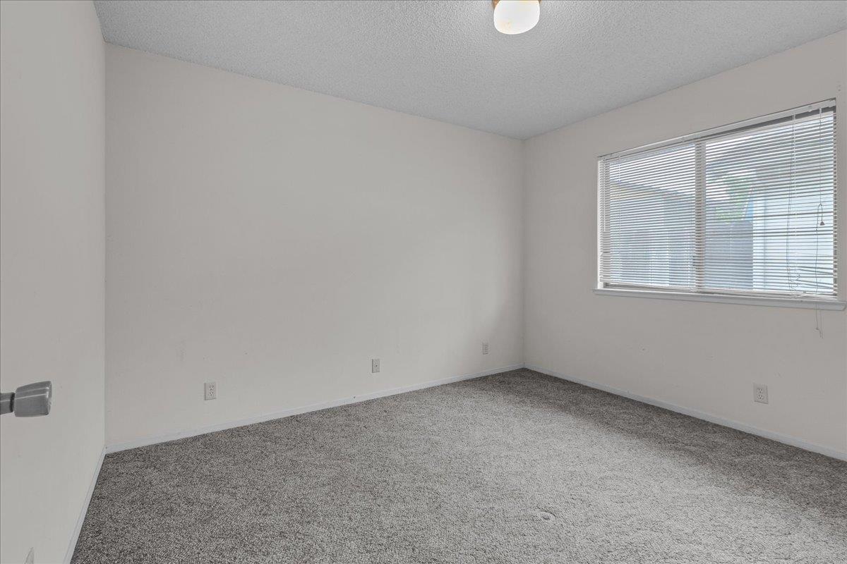 Detail Gallery Image 27 of 35 For 1575 Sepulveda Dr, Salinas,  CA 93906 - 3 Beds | 2 Baths