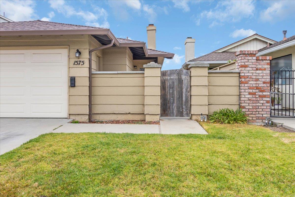 Detail Gallery Image 4 of 35 For 1575 Sepulveda Dr, Salinas,  CA 93906 - 3 Beds | 2 Baths