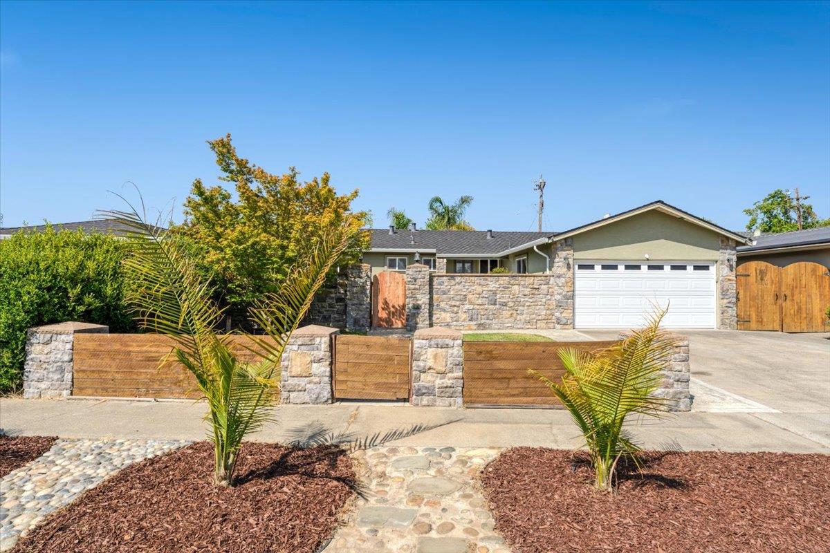 Detail Gallery Image 2 of 40 For 3173 Cyrus Ave, San Jose,  CA 95124 - 3 Beds | 2 Baths