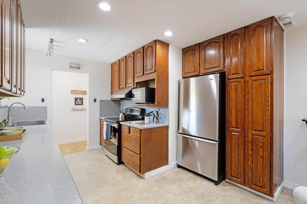Detail Gallery Image 21 of 40 For 3173 Cyrus Ave, San Jose,  CA 95124 - 3 Beds | 2 Baths