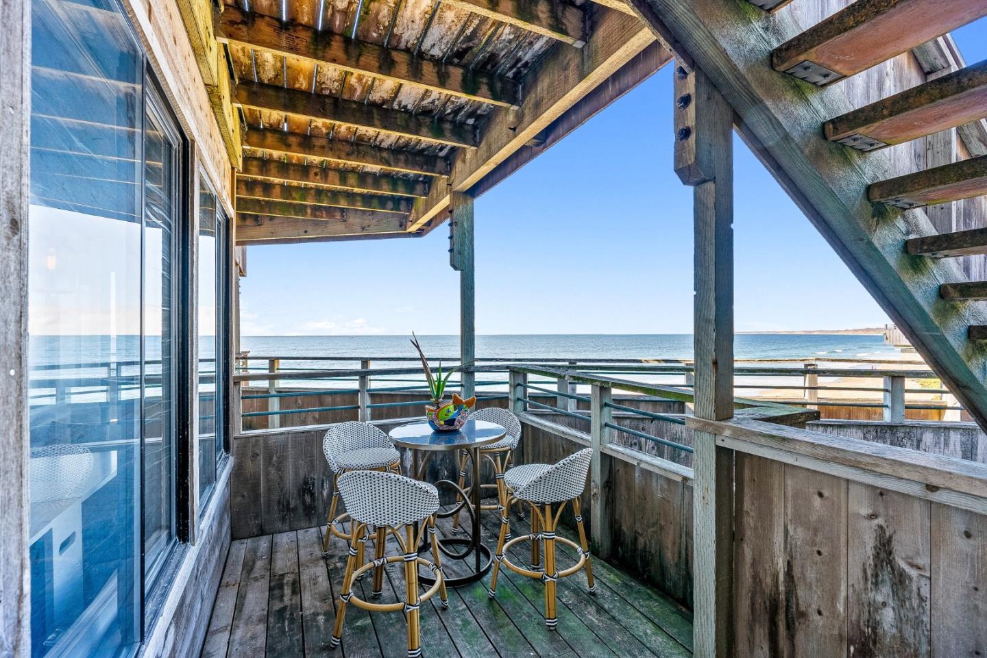 Detail Gallery Image 1 of 27 For 1 Surf Way #122,  Monterey,  CA 93940 - 1 Beds | 1 Baths