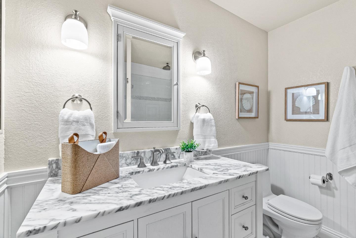 Detail Gallery Image 13 of 27 For 1 Surf Way #122,  Monterey,  CA 93940 - 1 Beds | 1 Baths