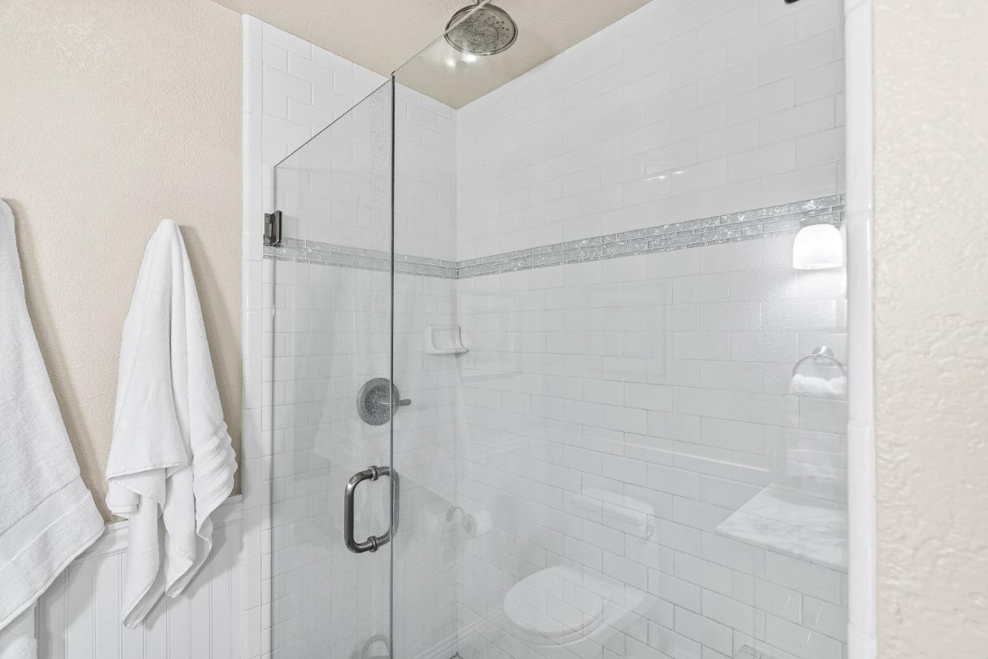 Detail Gallery Image 14 of 27 For 1 Surf Way #122,  Monterey,  CA 93940 - 1 Beds | 1 Baths