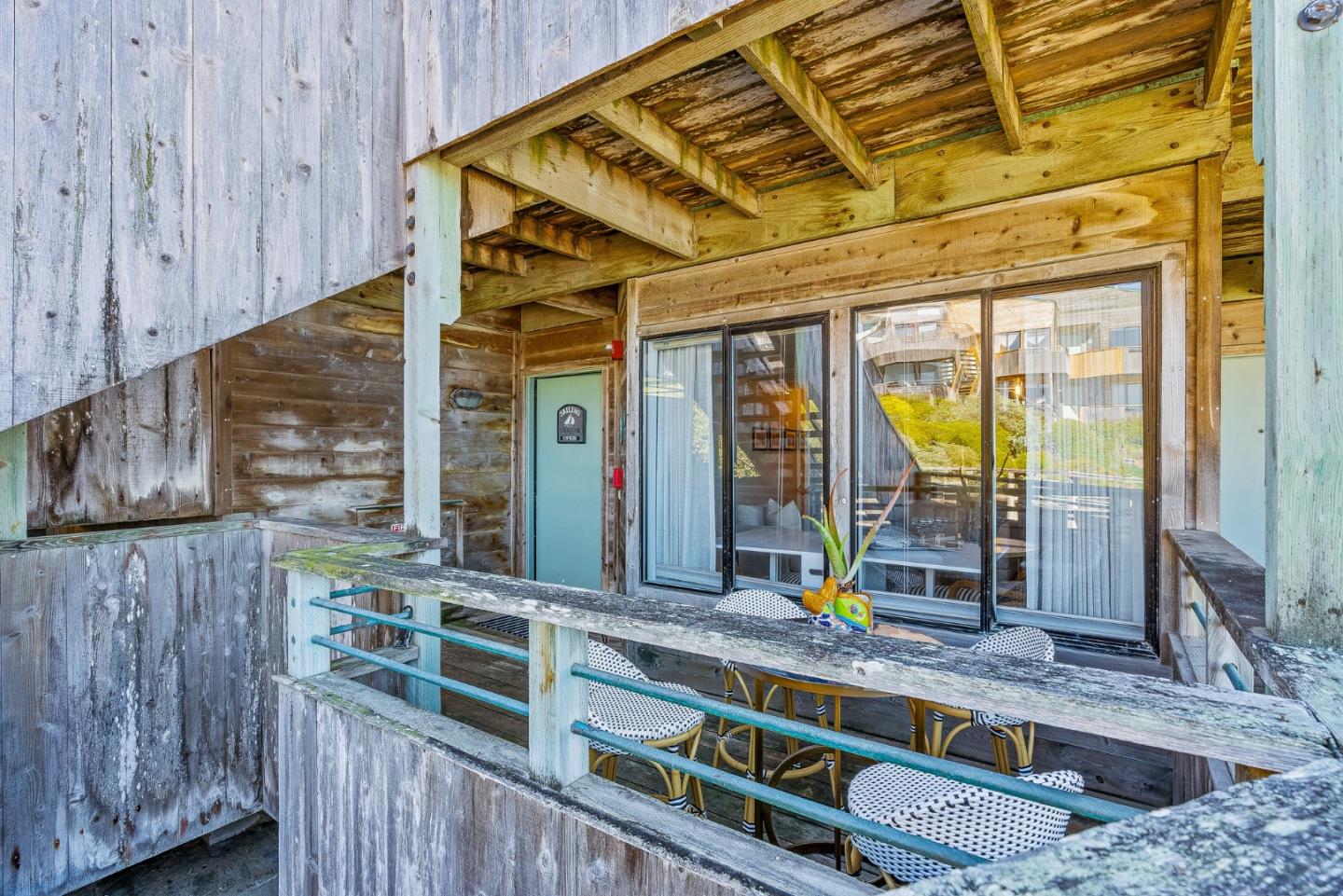Detail Gallery Image 2 of 27 For 1 Surf Way #122,  Monterey,  CA 93940 - 1 Beds | 1 Baths