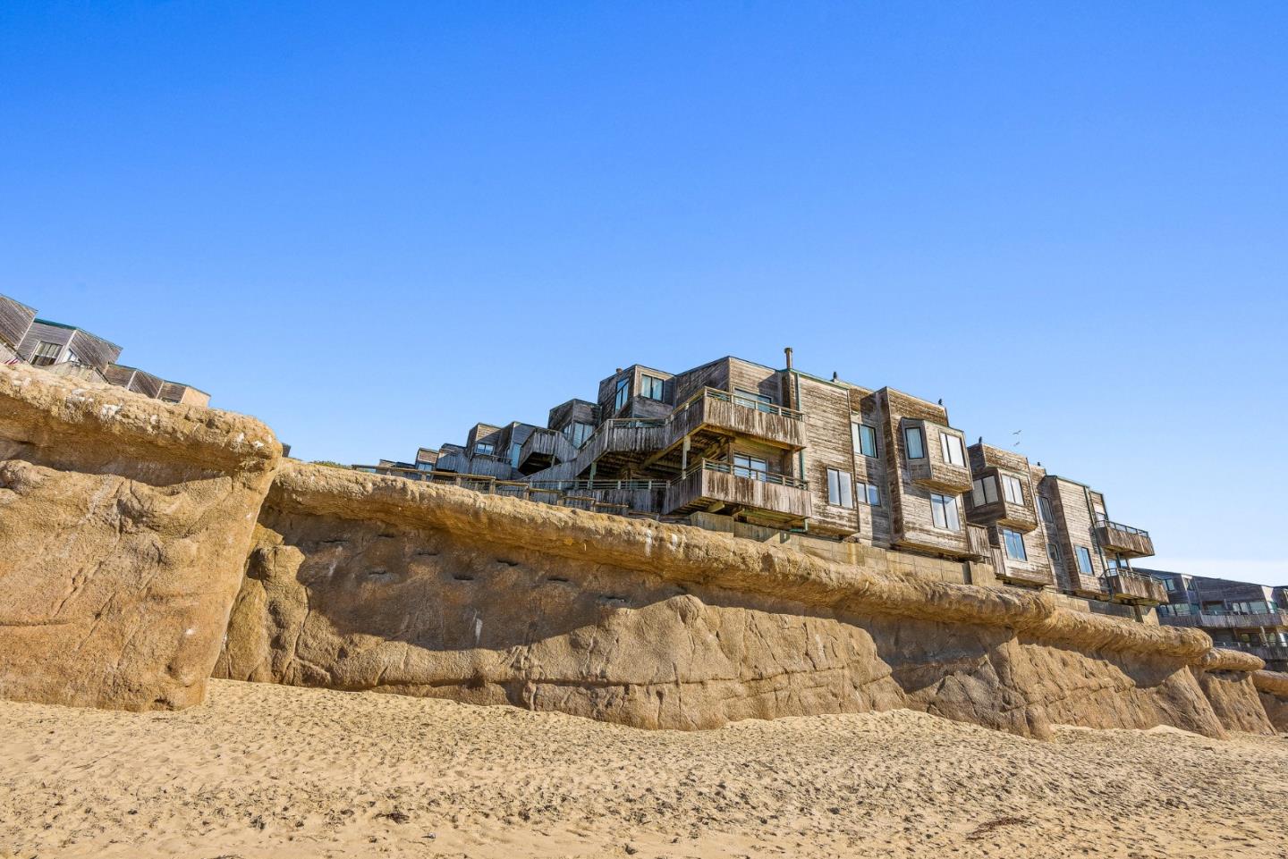 Detail Gallery Image 21 of 27 For 1 Surf Way #122,  Monterey,  CA 93940 - 1 Beds | 1 Baths