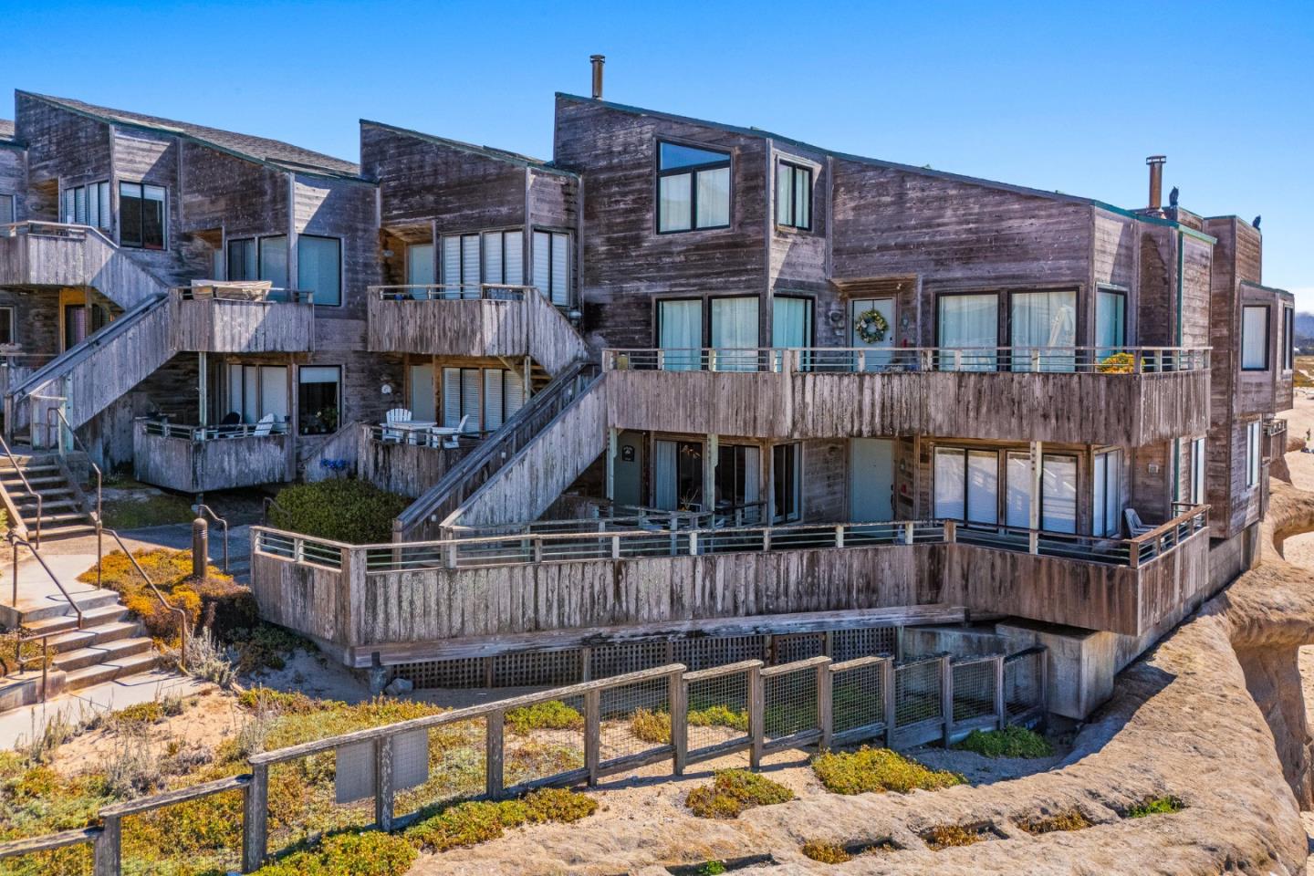 Detail Gallery Image 25 of 27 For 1 Surf Way #122,  Monterey,  CA 93940 - 1 Beds | 1 Baths