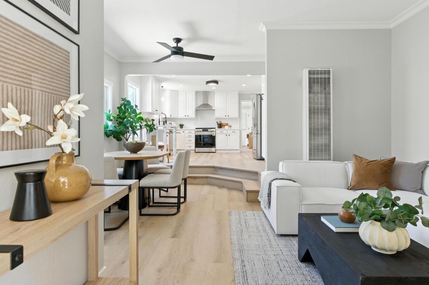 Detail Gallery Image 12 of 30 For 956 Bryant Way, Sunnyvale,  CA 94087 - 3 Beds | 2 Baths