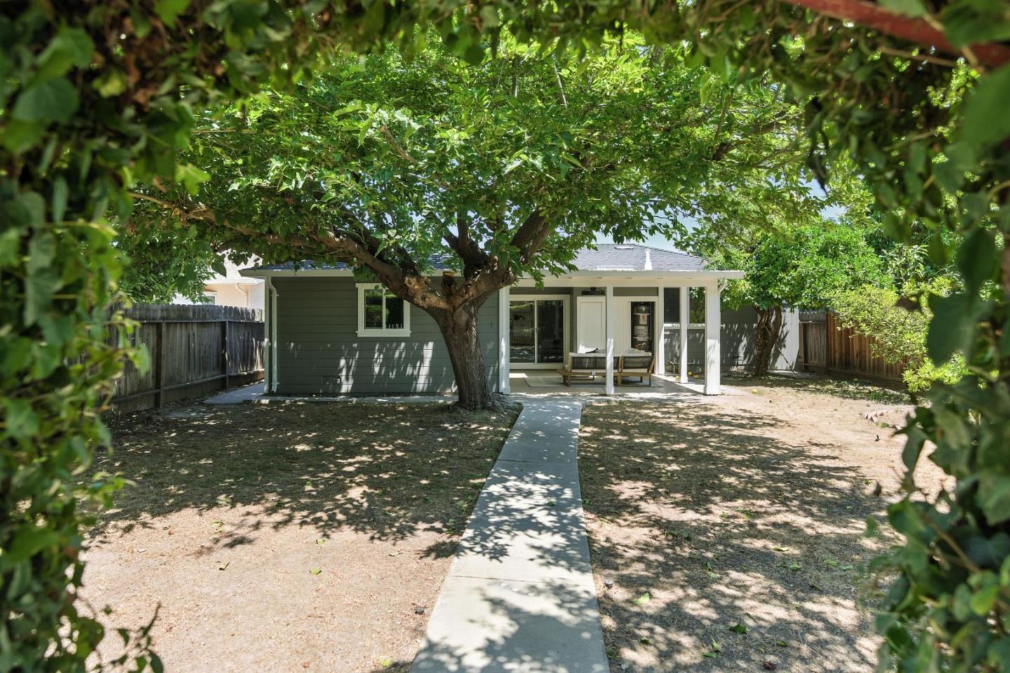 Detail Gallery Image 24 of 30 For 956 Bryant Way, Sunnyvale,  CA 94087 - 3 Beds | 2 Baths
