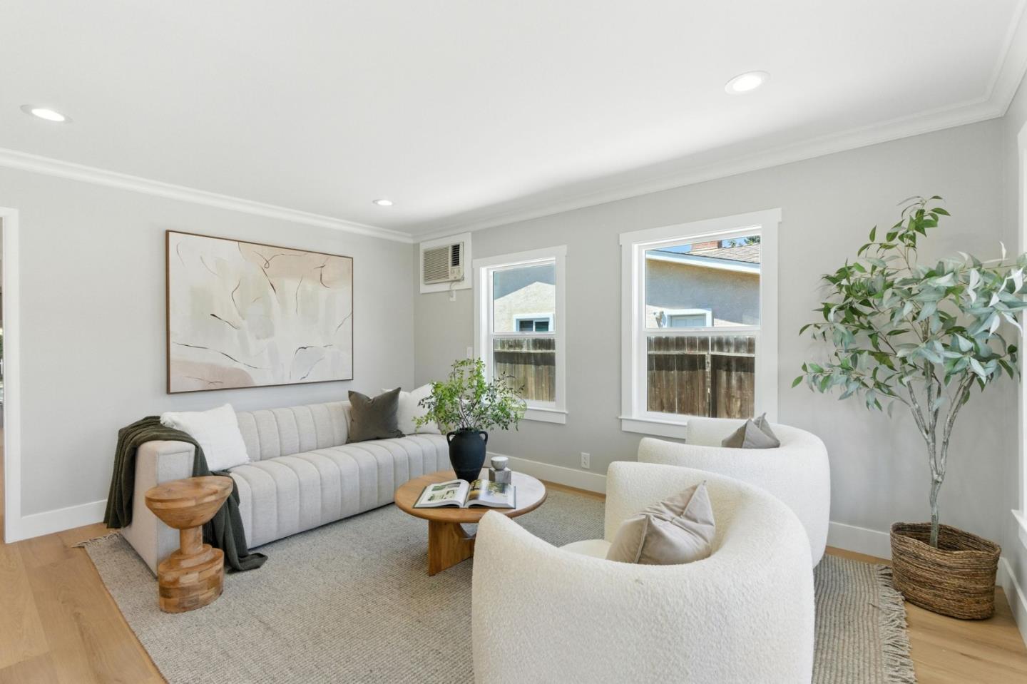Detail Gallery Image 4 of 30 For 956 Bryant Way, Sunnyvale,  CA 94087 - 3 Beds | 2 Baths