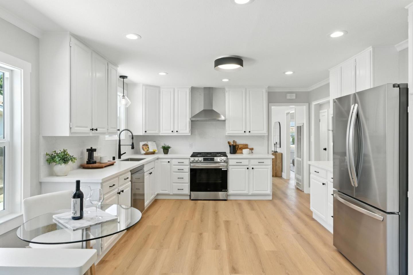 Detail Gallery Image 8 of 30 For 956 Bryant Way, Sunnyvale,  CA 94087 - 3 Beds | 2 Baths