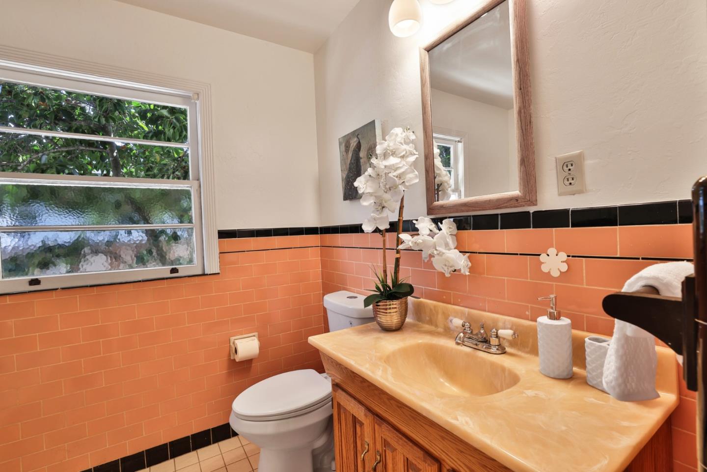 Detail Gallery Image 16 of 42 For 1621 Brittan Ave, San Carlos,  CA 94070 - 3 Beds | 1/1 Baths