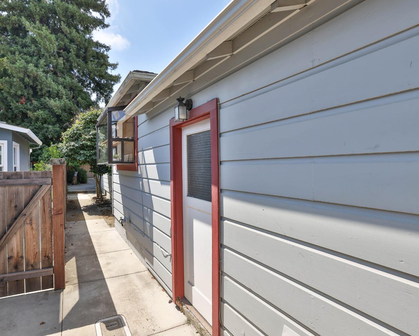Detail Gallery Image 22 of 42 For 1621 Brittan Ave, San Carlos,  CA 94070 - 3 Beds | 1/1 Baths