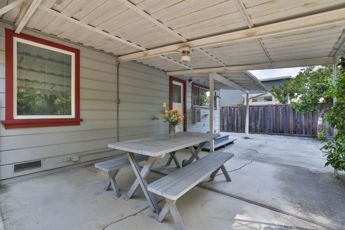 Detail Gallery Image 23 of 42 For 1621 Brittan Ave, San Carlos,  CA 94070 - 3 Beds | 1/1 Baths