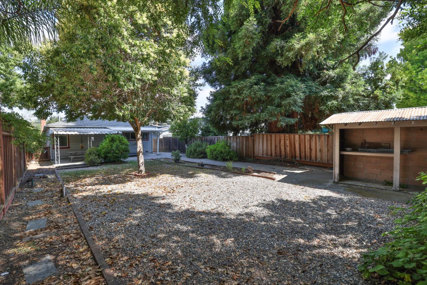 Detail Gallery Image 27 of 42 For 1621 Brittan Ave, San Carlos,  CA 94070 - 3 Beds | 1/1 Baths