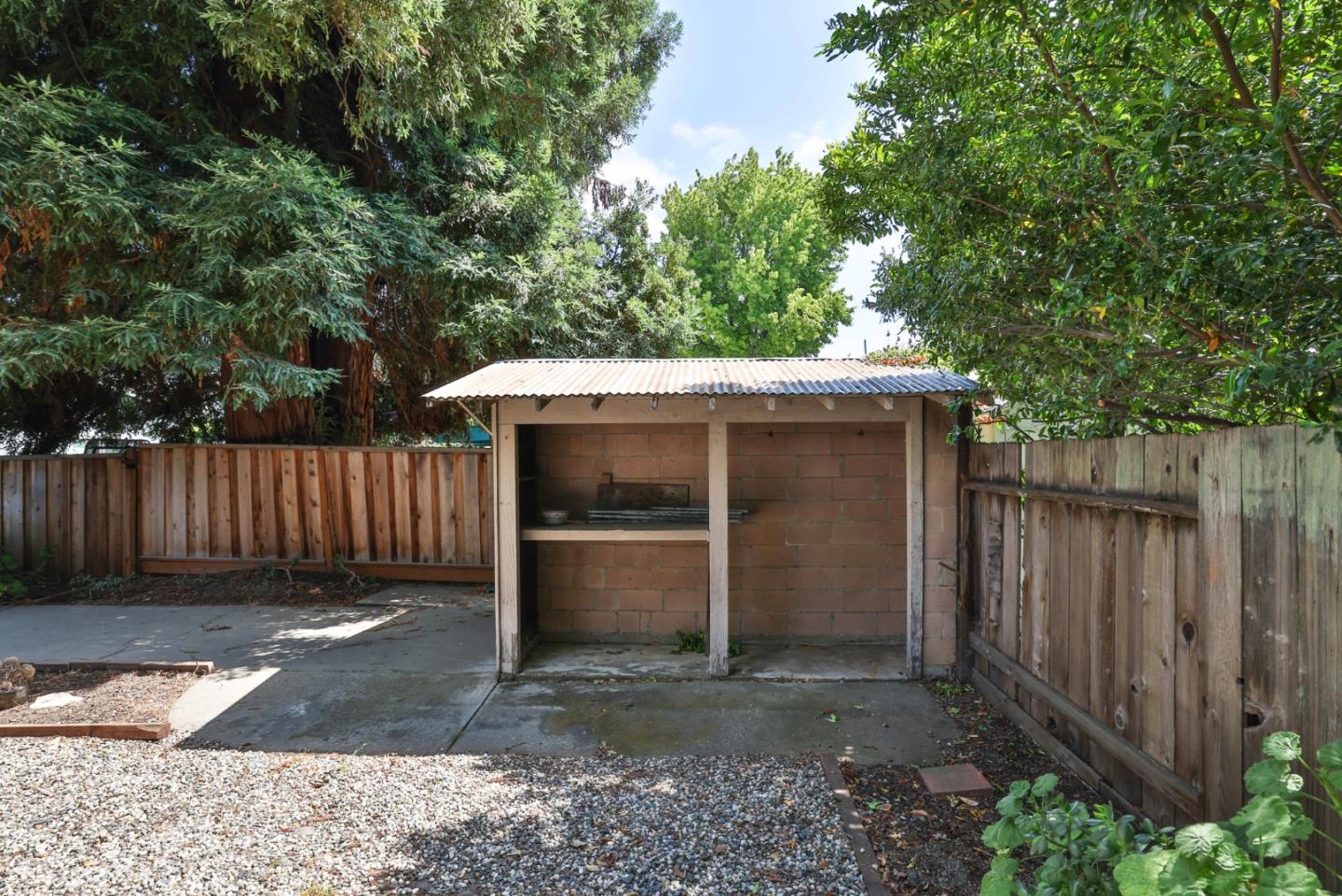 Detail Gallery Image 28 of 42 For 1621 Brittan Ave, San Carlos,  CA 94070 - 3 Beds | 1/1 Baths