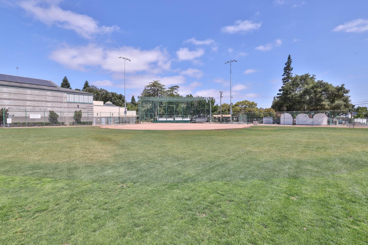 Detail Gallery Image 33 of 42 For 1621 Brittan Ave, San Carlos,  CA 94070 - 3 Beds | 1/1 Baths