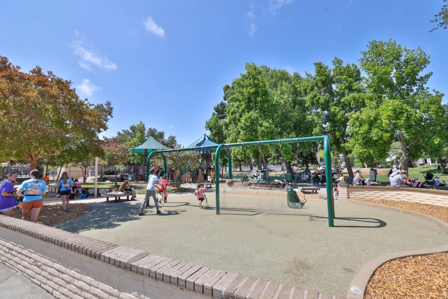 Detail Gallery Image 36 of 42 For 1621 Brittan Ave, San Carlos,  CA 94070 - 3 Beds | 1/1 Baths