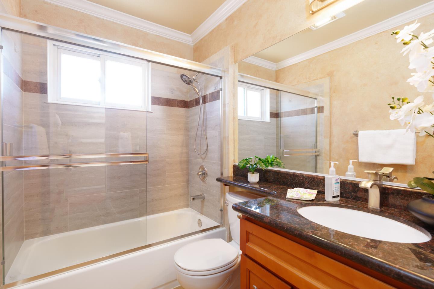 Detail Gallery Image 14 of 24 For 5945 Montalvo Dr, San Jose,  CA 95123 - 4 Beds | 2 Baths