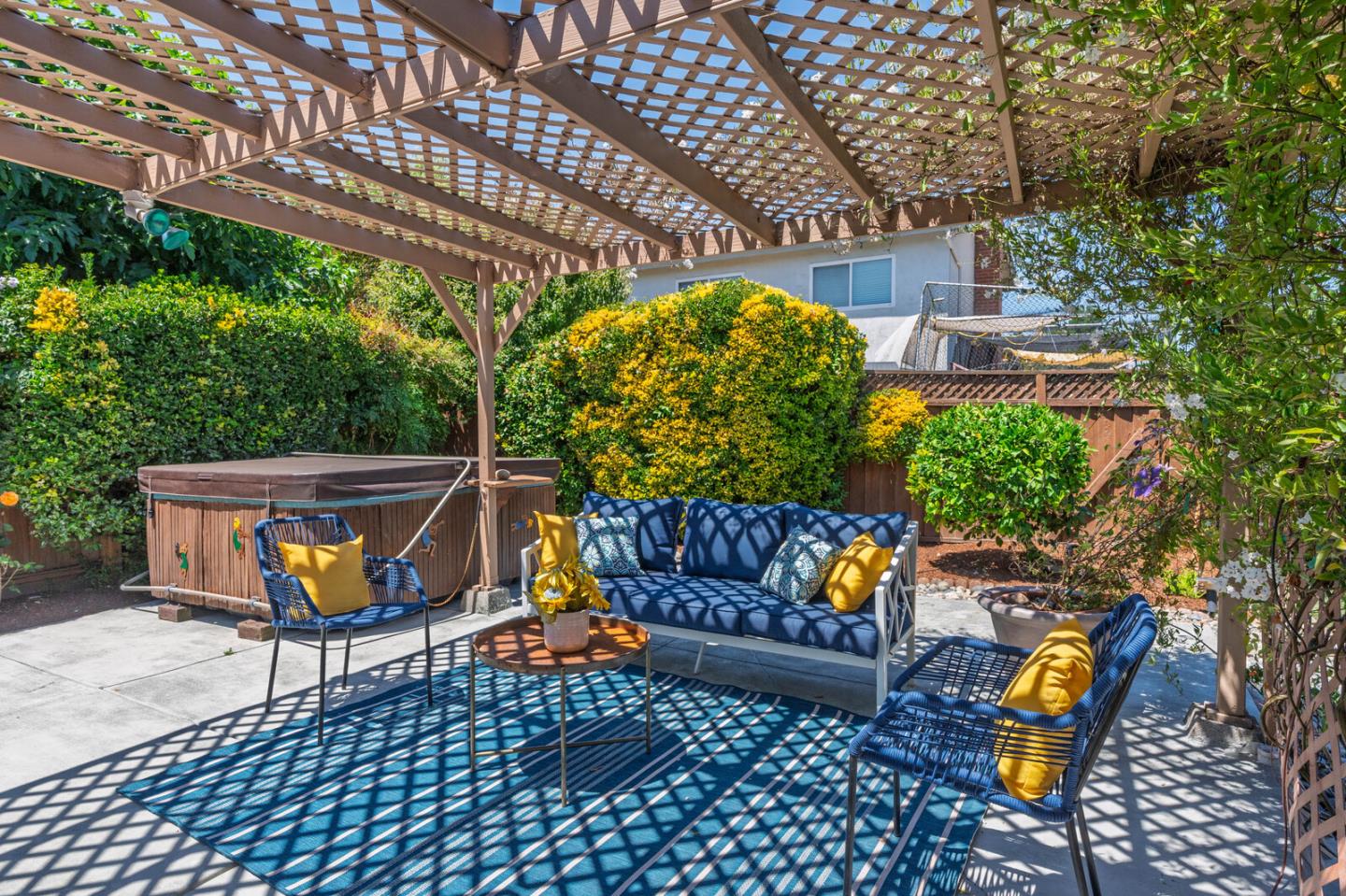 Detail Gallery Image 18 of 24 For 5945 Montalvo Dr, San Jose,  CA 95123 - 4 Beds | 2 Baths