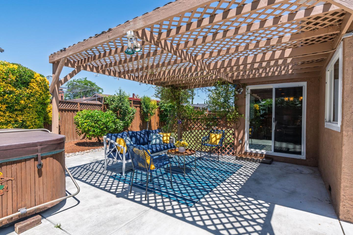 Detail Gallery Image 19 of 24 For 5945 Montalvo Dr, San Jose,  CA 95123 - 4 Beds | 2 Baths