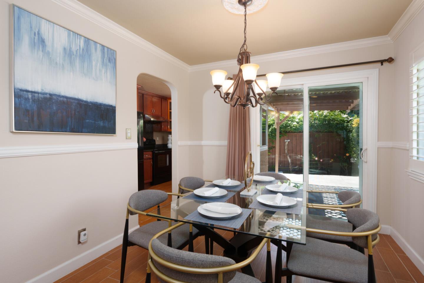 Detail Gallery Image 6 of 24 For 5945 Montalvo Dr, San Jose,  CA 95123 - 4 Beds | 2 Baths