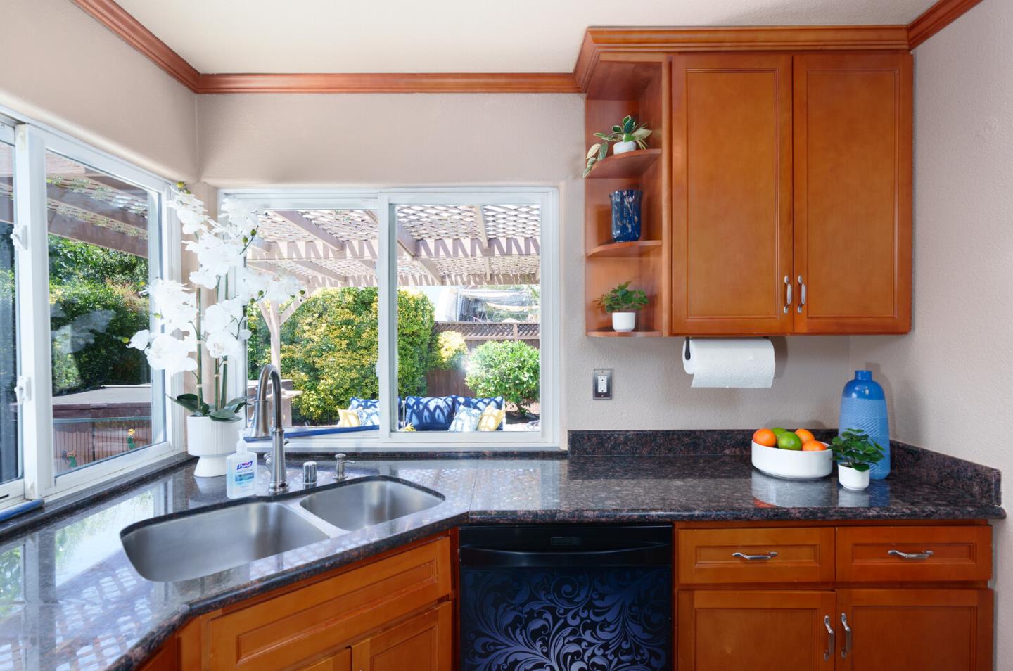 Detail Gallery Image 8 of 24 For 5945 Montalvo Dr, San Jose,  CA 95123 - 4 Beds | 2 Baths