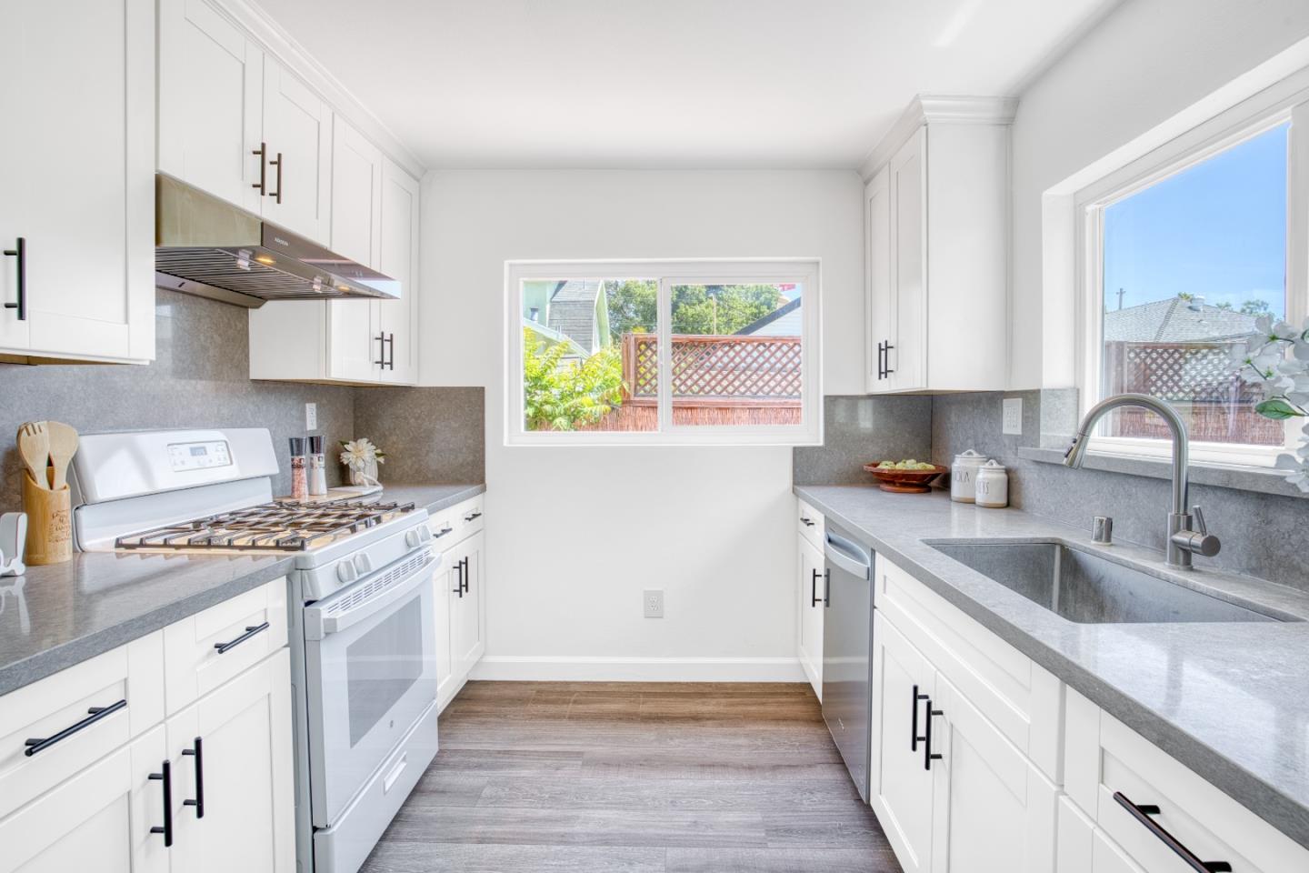 Detail Gallery Image 12 of 55 For 209 N 16th St, San Jose,  CA 95112 - 2 Beds | 2 Baths